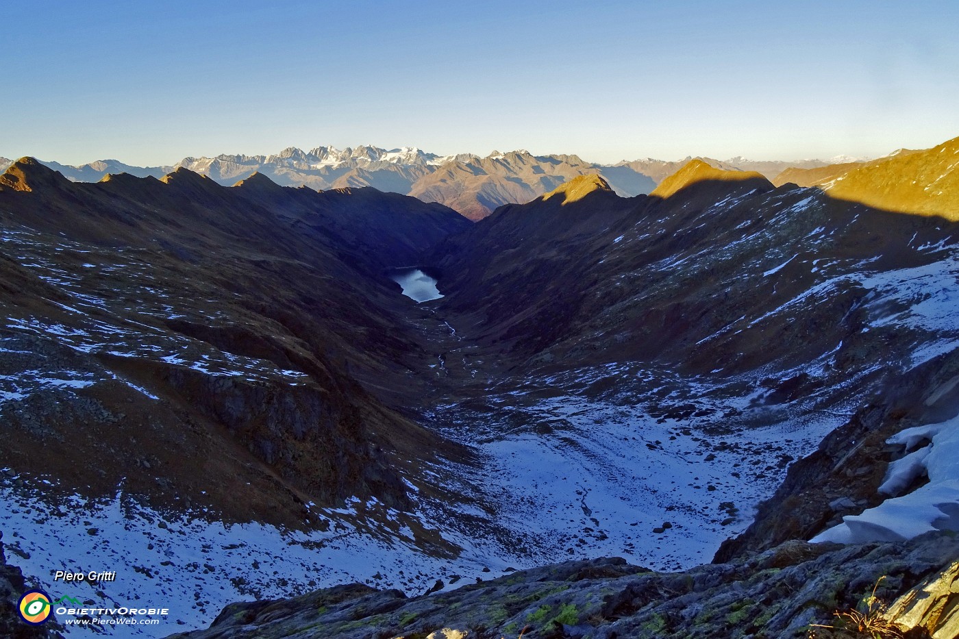 88 Sguardo a nord sulla Valle di Venina e le Alpi Retiche.JPG -                                